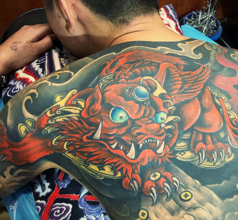 修改纹身图片_背部新传统纹身图案