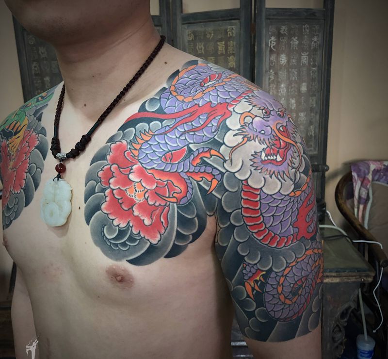 左胛恢复一年后纹身图片_老传统半胛纹身图案