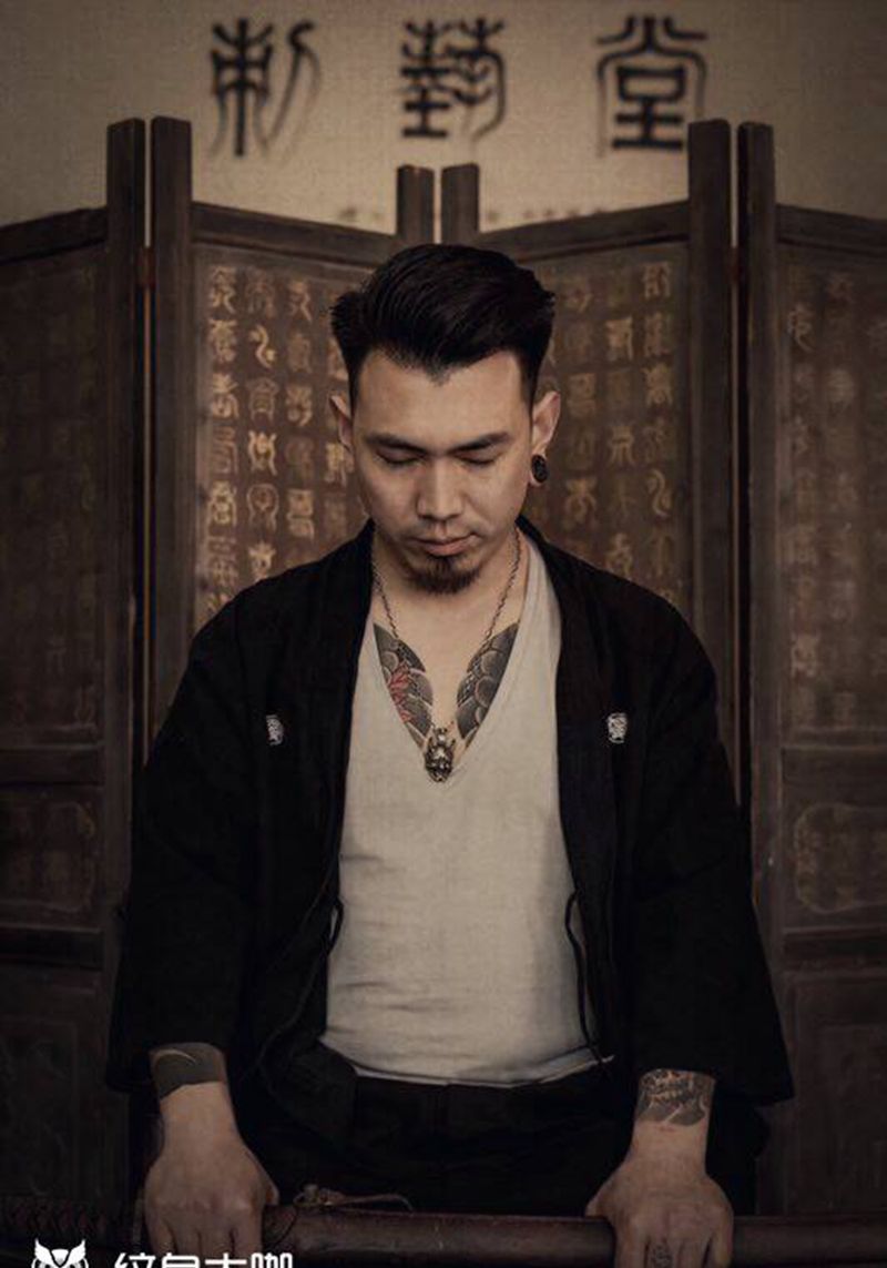 锦衣夜行 君子藏器于身 待时而纹身图片_背部老传统纹身图案