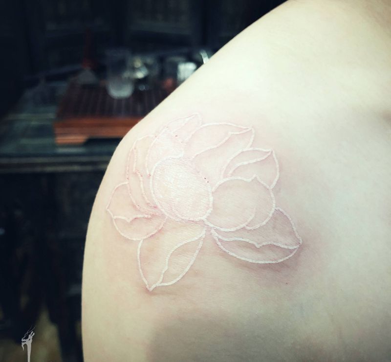 一朵白莲花～纹身图片_白莲花纹身图案