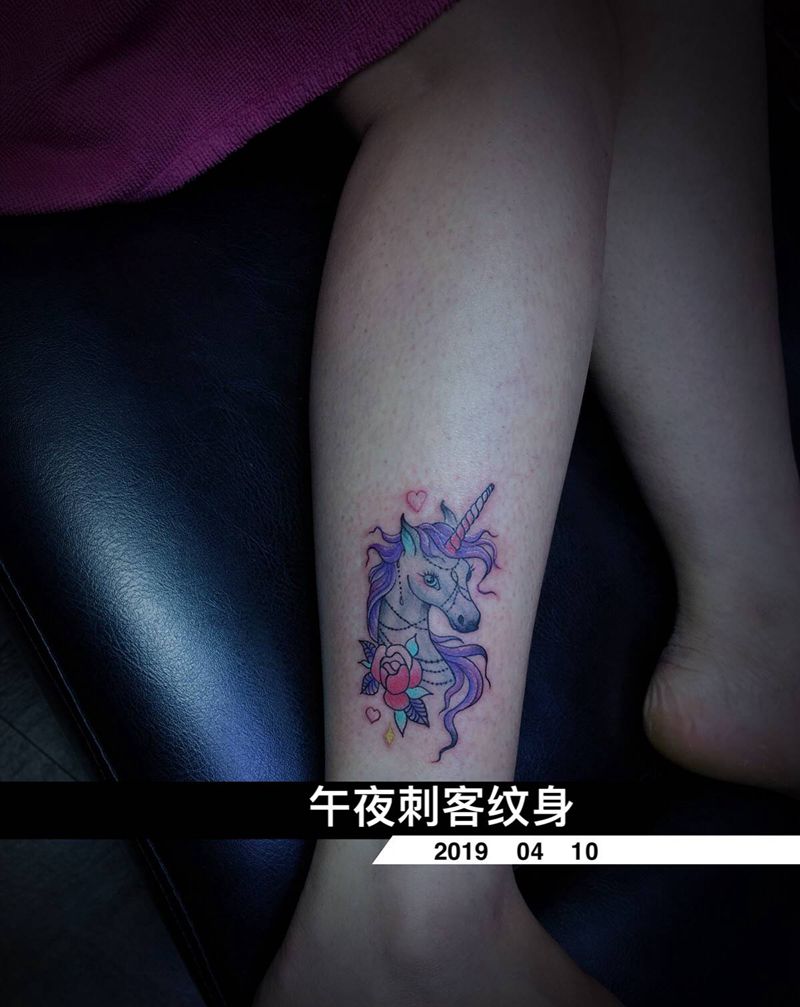 独角兽纹身图片_彩色纹身图案