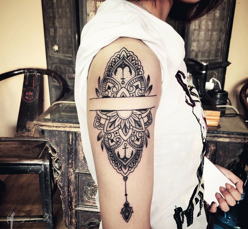 彫茜今日小刺～纹身图片_手臂点刺纹身图案