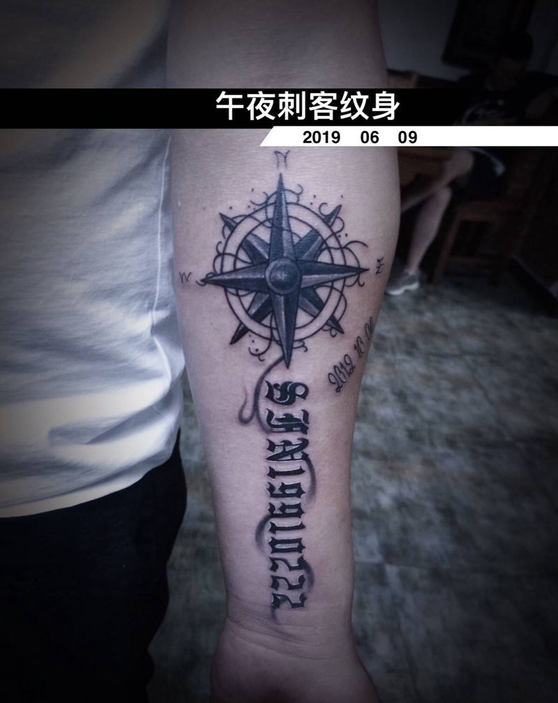 指南针纹身图片_小清新纹身图案