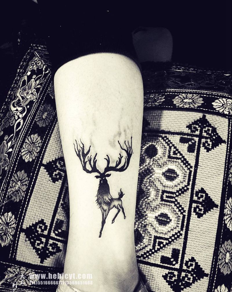 麋鹿纹身图片