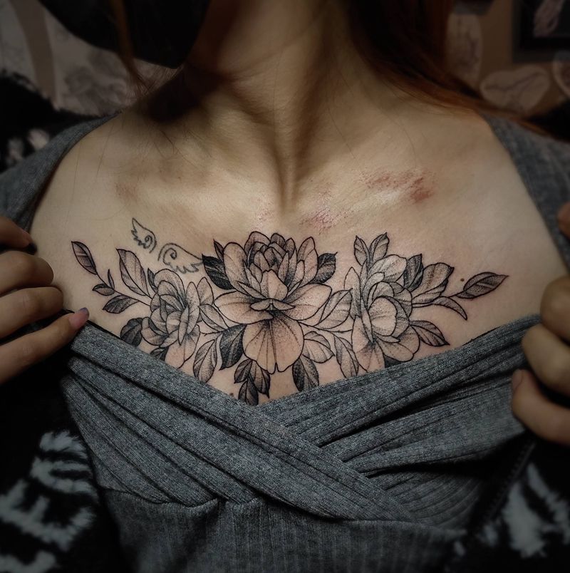 素花纹身图片_胸部纹身图案