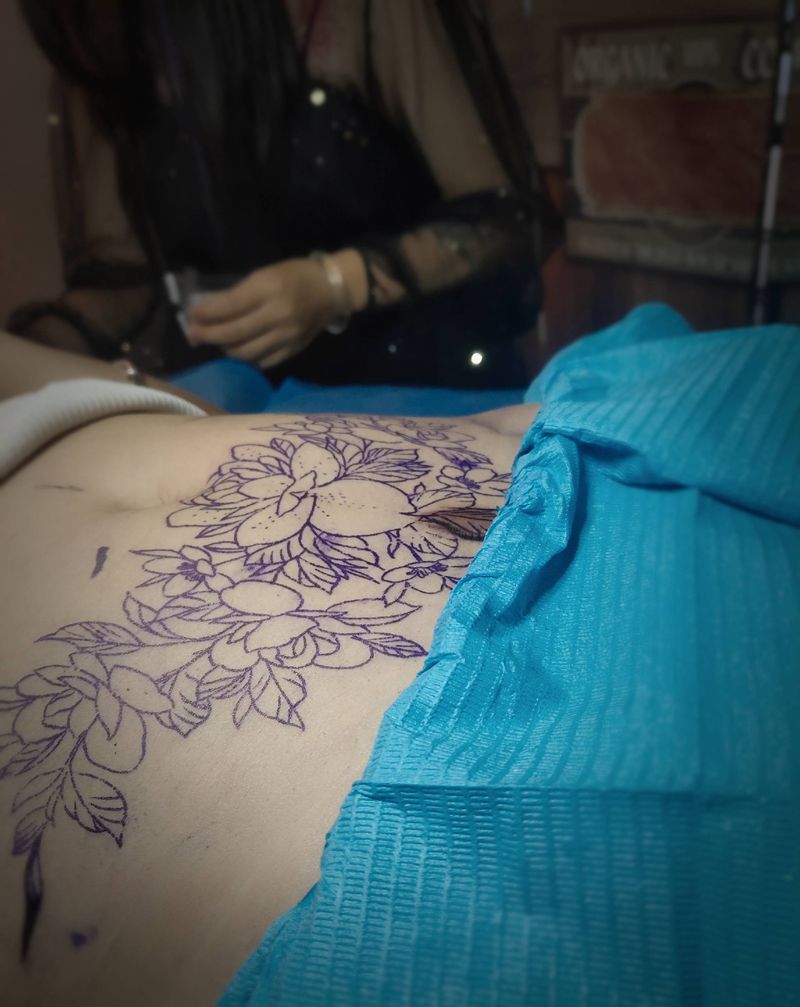 素花纹身图片_腹部纹身图案