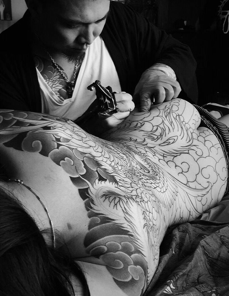 传统刺青师不仅是工匠…纹身图片