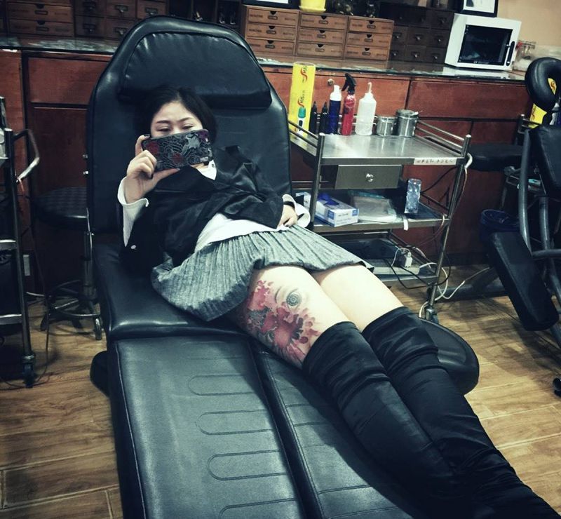 刺青师-彫茜工作之余～[捂脸]纹身图片