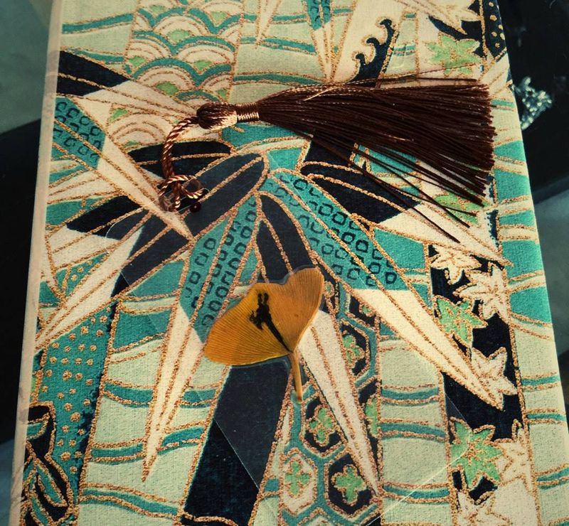 留给自己两片～[捂脸]纹身图片