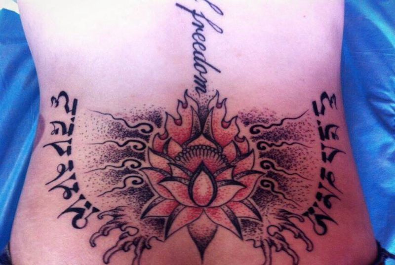 梵花梵文纹身图片