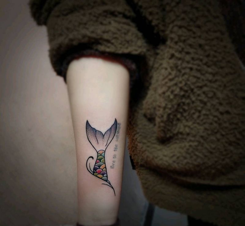 美人鱼尾纹身图片_手臂纹身图案