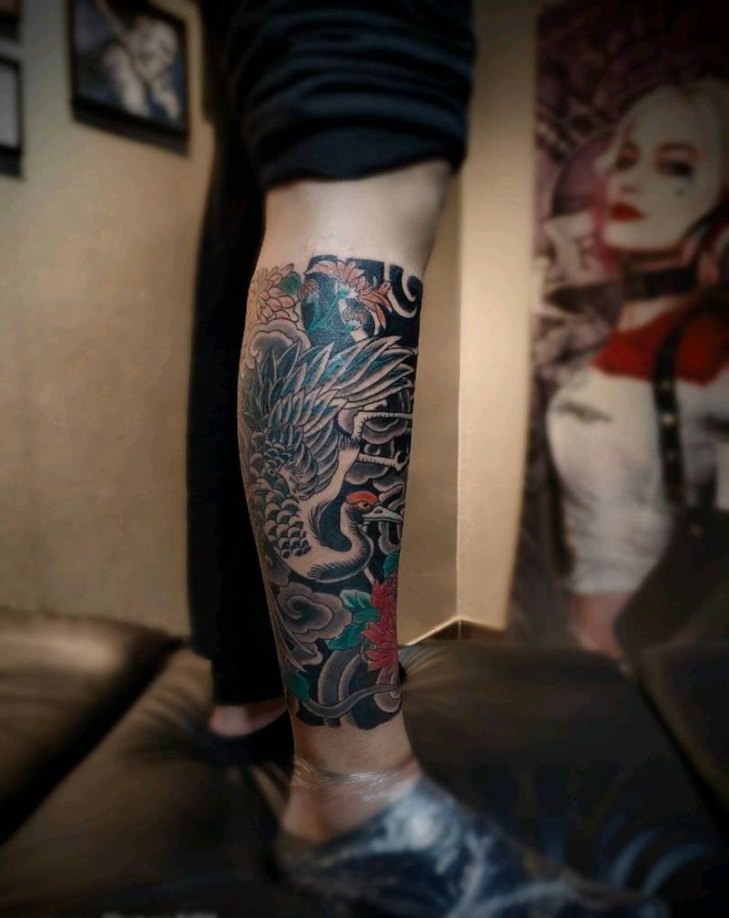 鹤纹身图片_腿部纹身图案