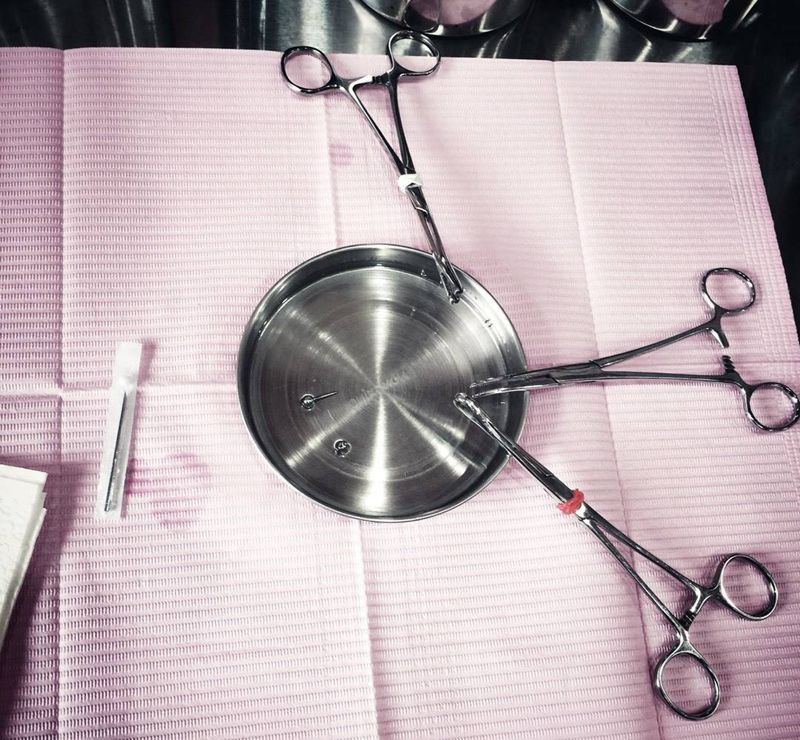 穿孔 脐钉儿～纹身图片