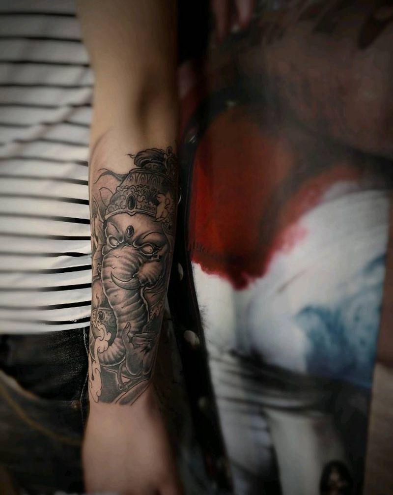 小臂内侧遮盖 外侧象神纹身图片_手臂纹身图案