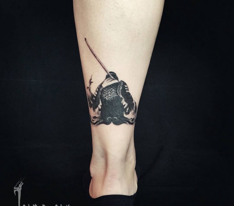 越自由 越孤独 ​​​ 赤心撼天下 有箍又有云～纹身图片