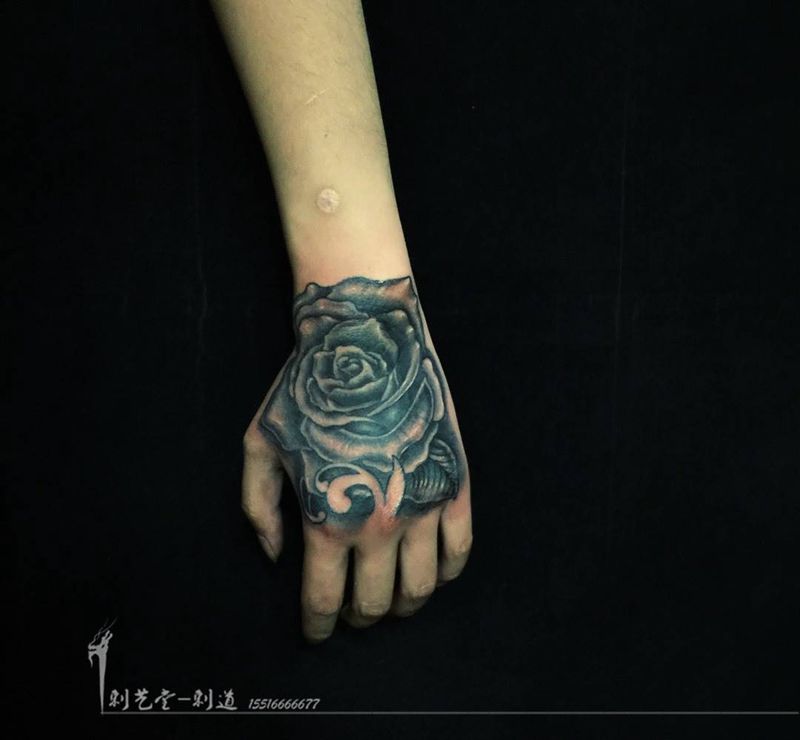 手背纹身图片