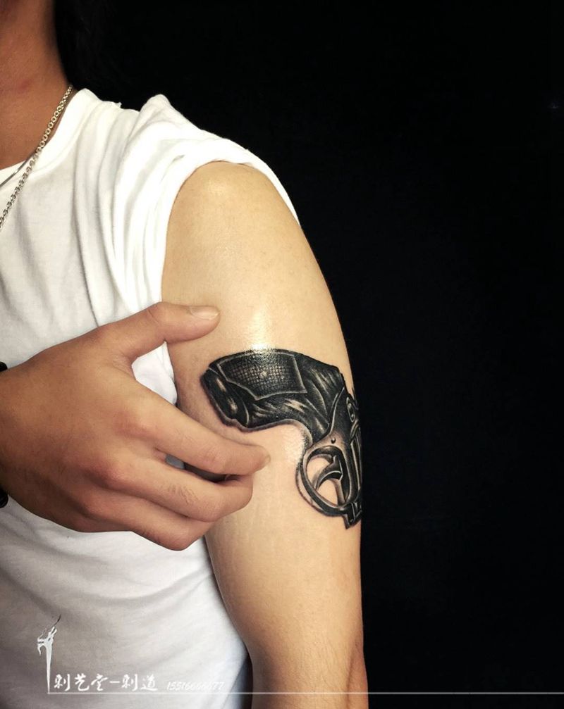 Revolver纹身图片