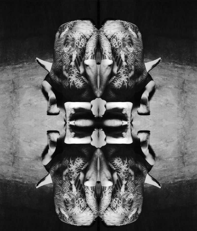 喜欢荒木经惟的作品 因为老顽童很皮 还喜欢两界边缘～[机智]纹身图片