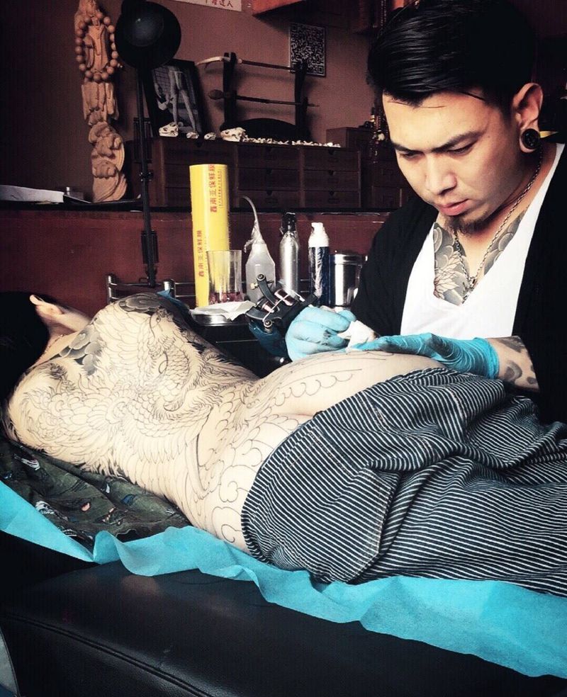 刺艺堂满背花絮～纹身图片