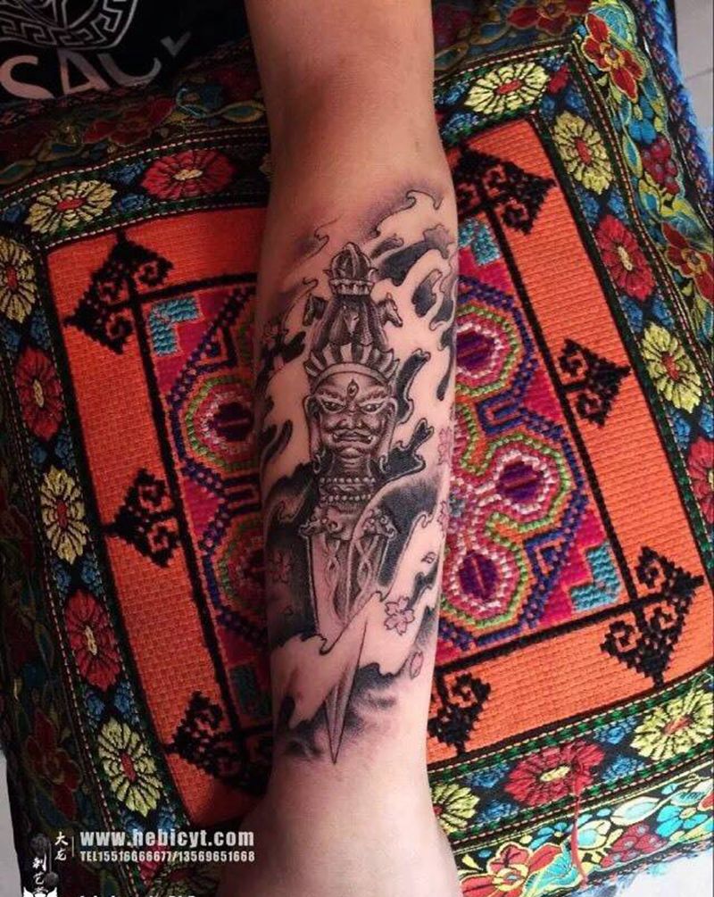 金刚杵纹身图片