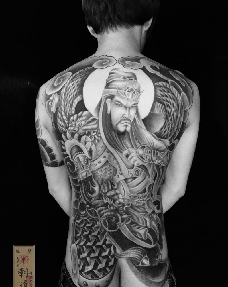 关公纹身图片_成品背部传统写实肖像人物宗教鬼神清新肩部纹身图案
