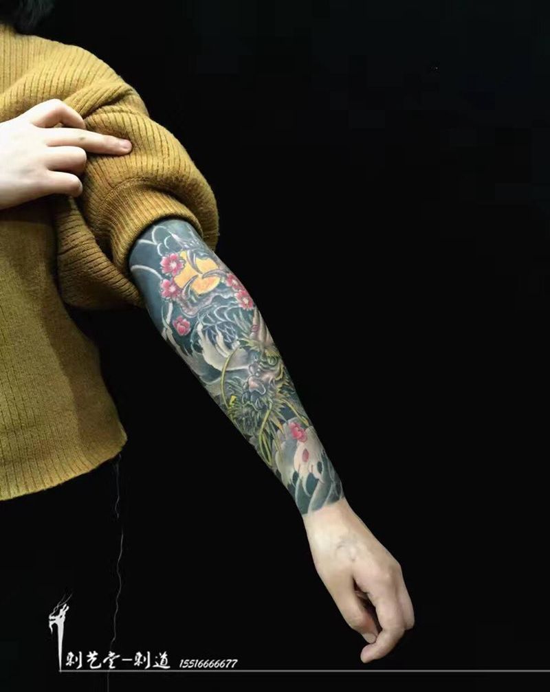 一条花臂 一条龙～[嘿哈]纹身图片