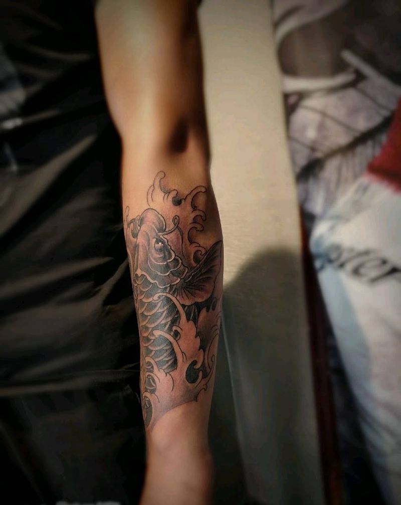 鲤鱼纹身图片_手臂纹身图案