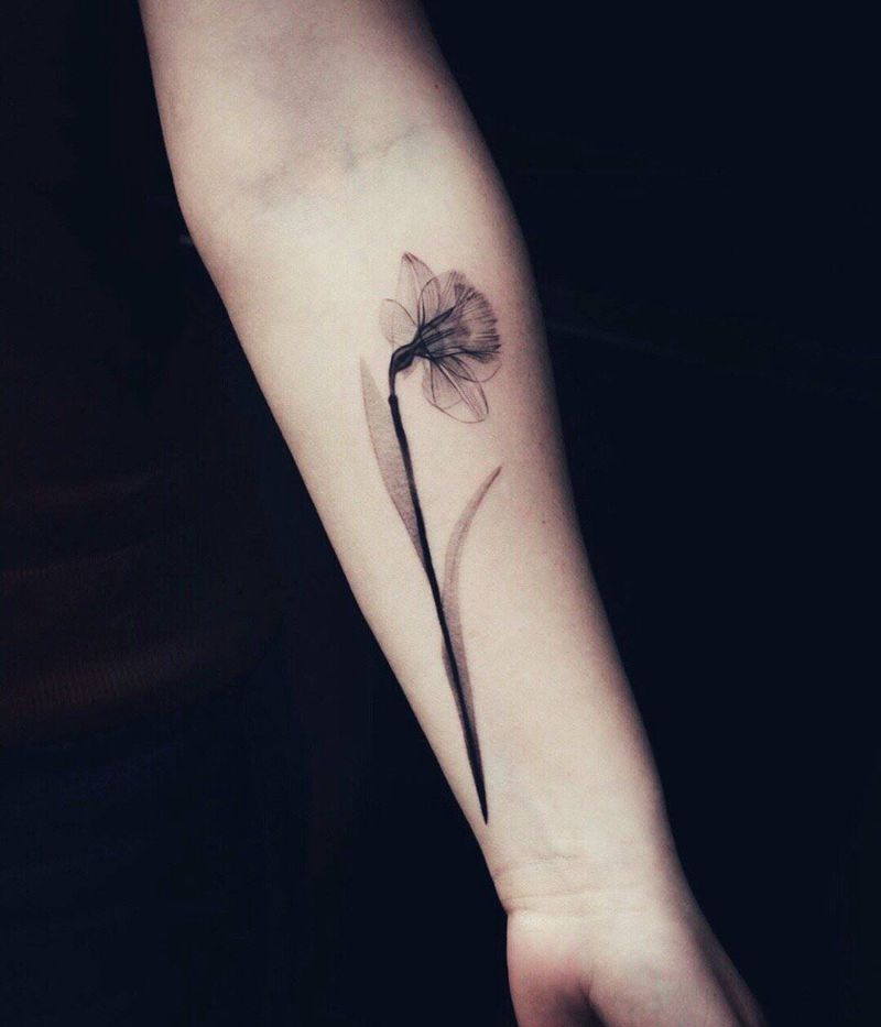 每天都是埋头打雾 打到脖子疼纹身图片_小清新纹身图案