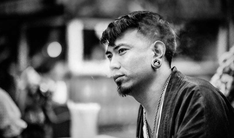 安静的时候一个人思考 面对自己纹身图片_老传统纹身图案