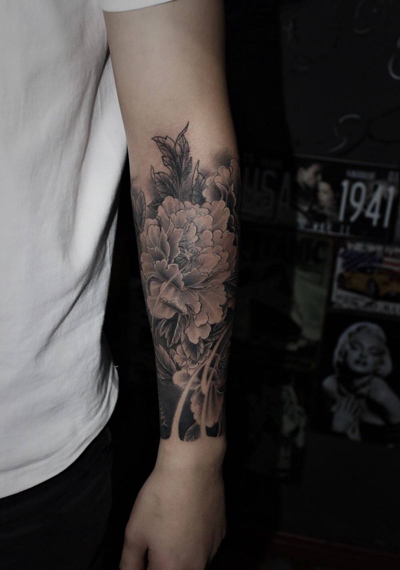 牡丹花包小臂纹身图片