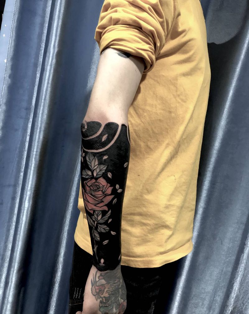 遮盖刷黑臂纹身图片_手部图腾纹身图案