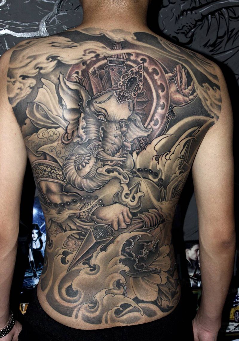 象神纹身图片_背部新传统纹身图案