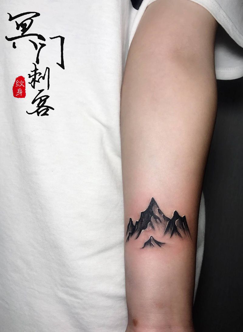 山纹身图片_手臂遮盖纹身图案