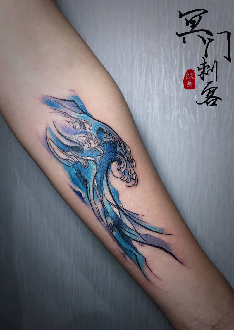 浪纹身图片_手臂水彩浪纹身图案