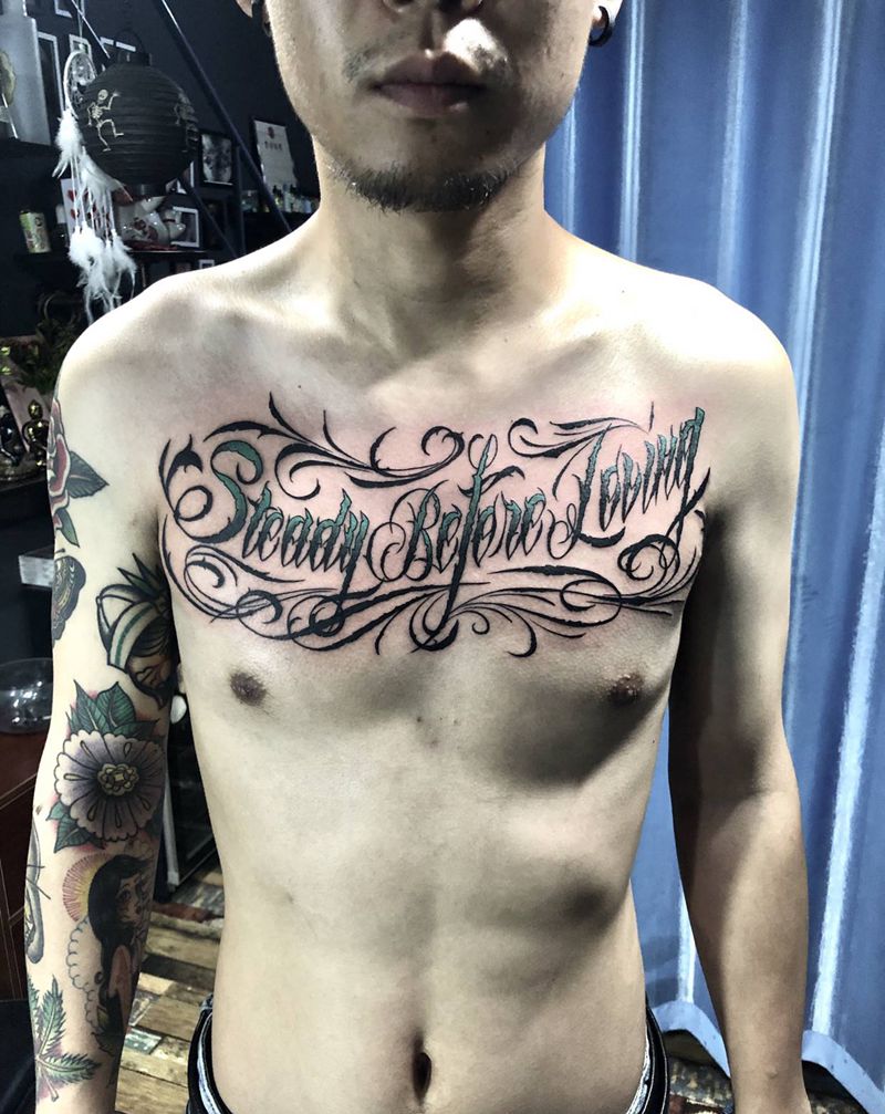 花体英文纹身图片_胸部花体字纹身图案