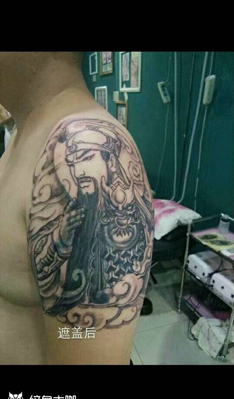 关公遮盖纹身图片