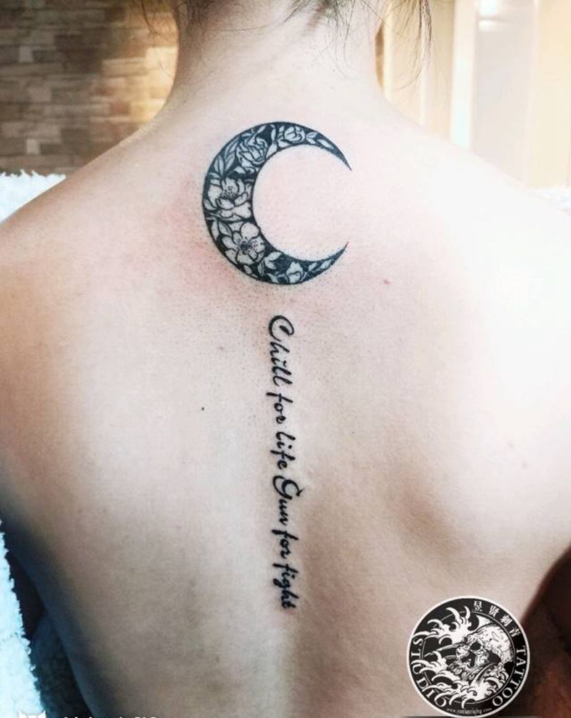 月亮花纹身图片_背部胸部花体字图腾月亮字母花纹身图案