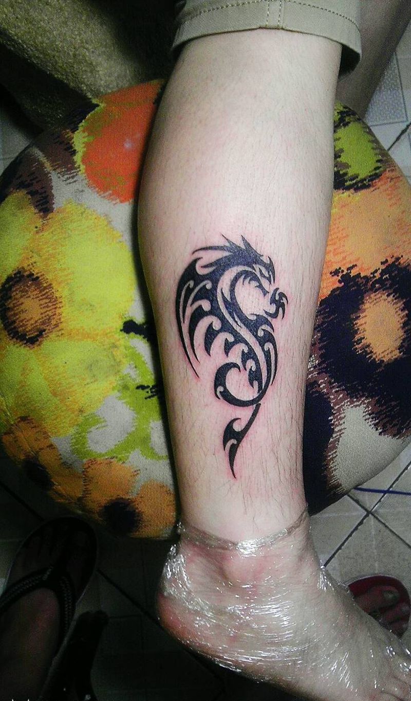 龙图腾纹身图片_腿部脚部欧美动物图腾龙成品纹身图案