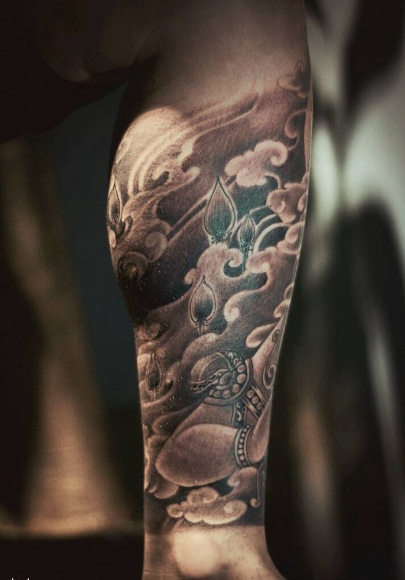 包腿菩萨纹身图片_腿部传统鬼神成品纹身图案