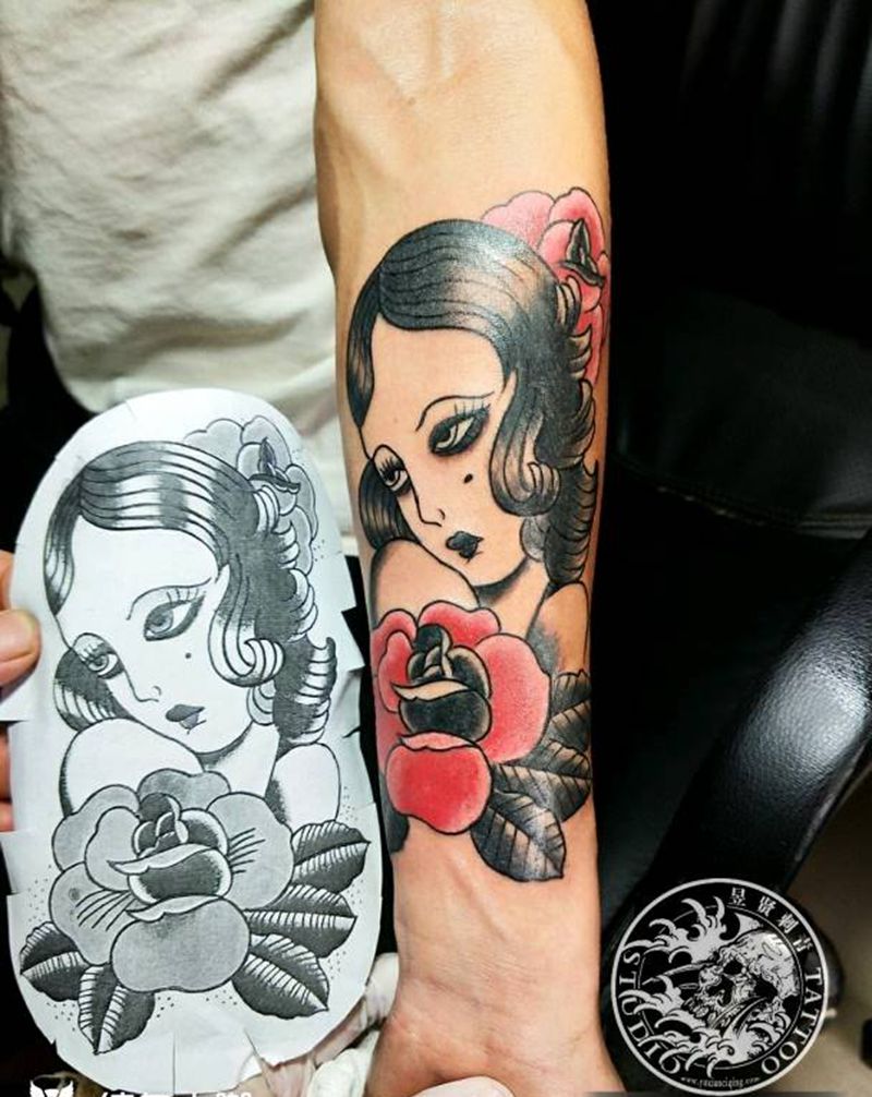 school美妞纹身图片_手臂欧美清新人物成品纹身图案