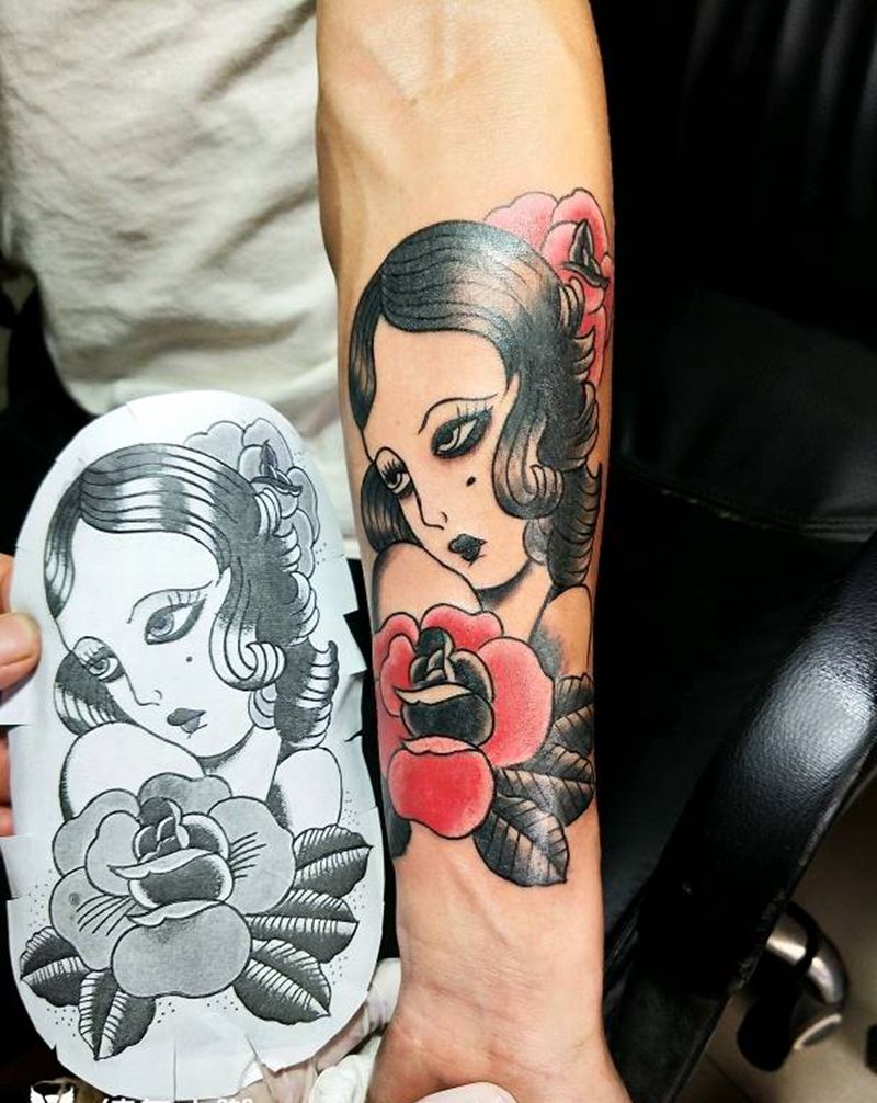 old school大妞纹身图片_肩部胸部腹部背部手臂腿部欧美清新人物成品纹身图案