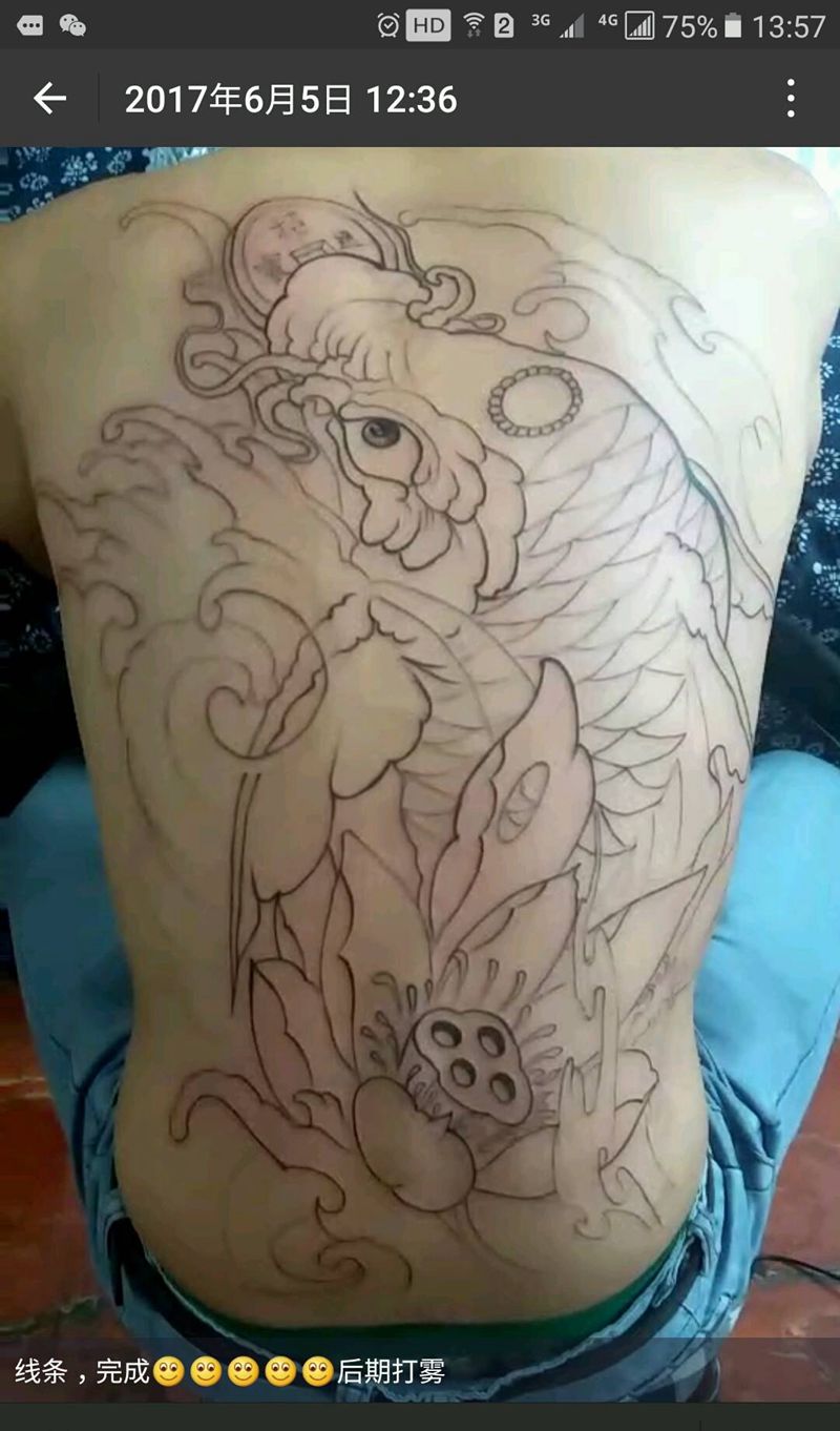 后背鱼，线条完成纹身图片