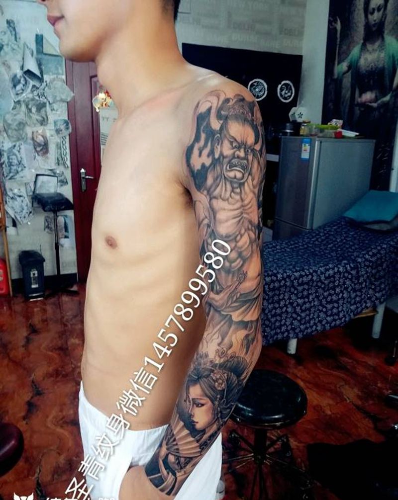 黑灰花臂完成喜欢的约我微信纹身图片