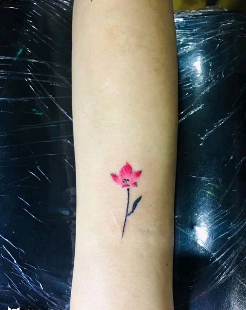 小花纹身图片_肩部手臂水彩几何纹身图案