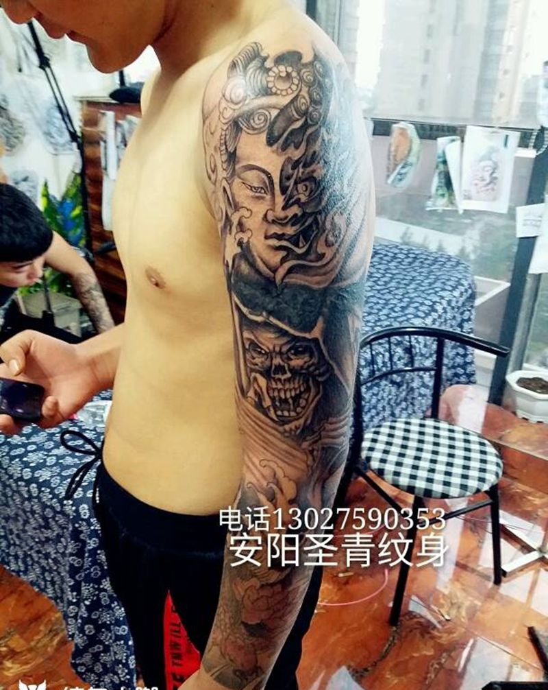 话花臂纹身图片