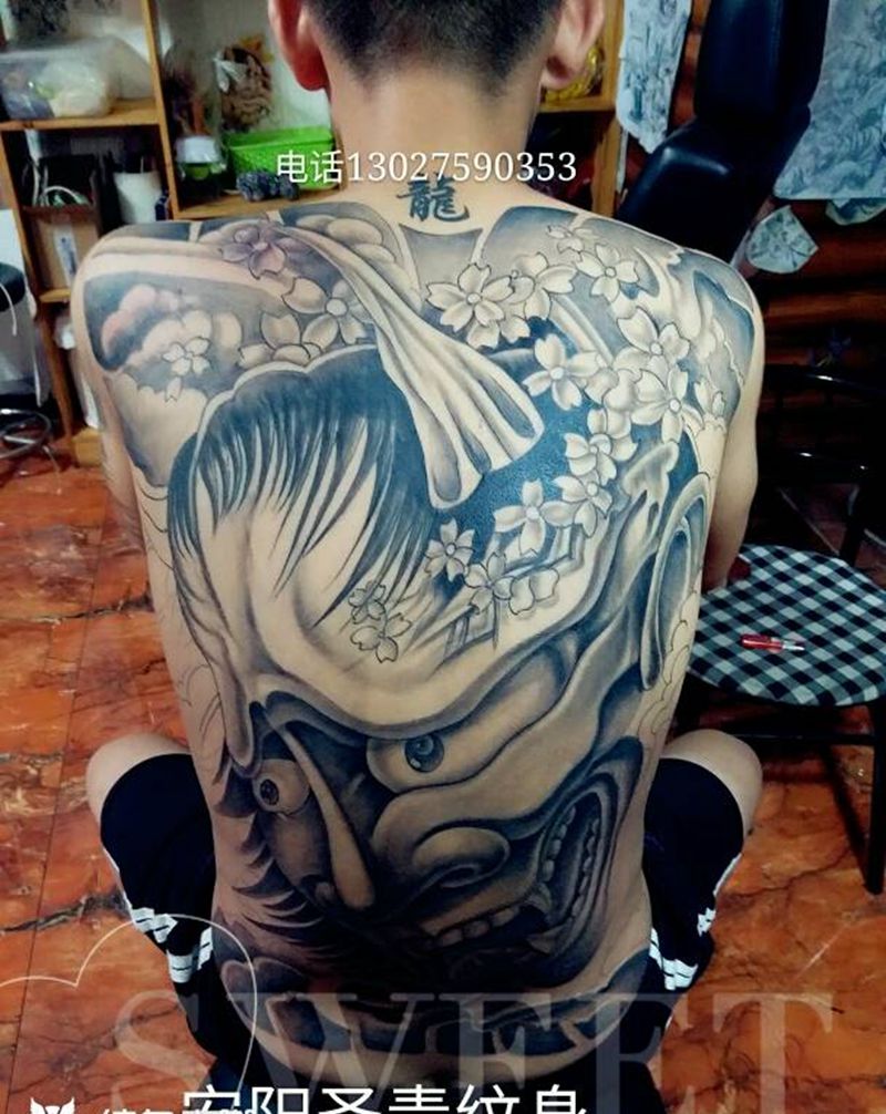 后背般诺完成纹身图片