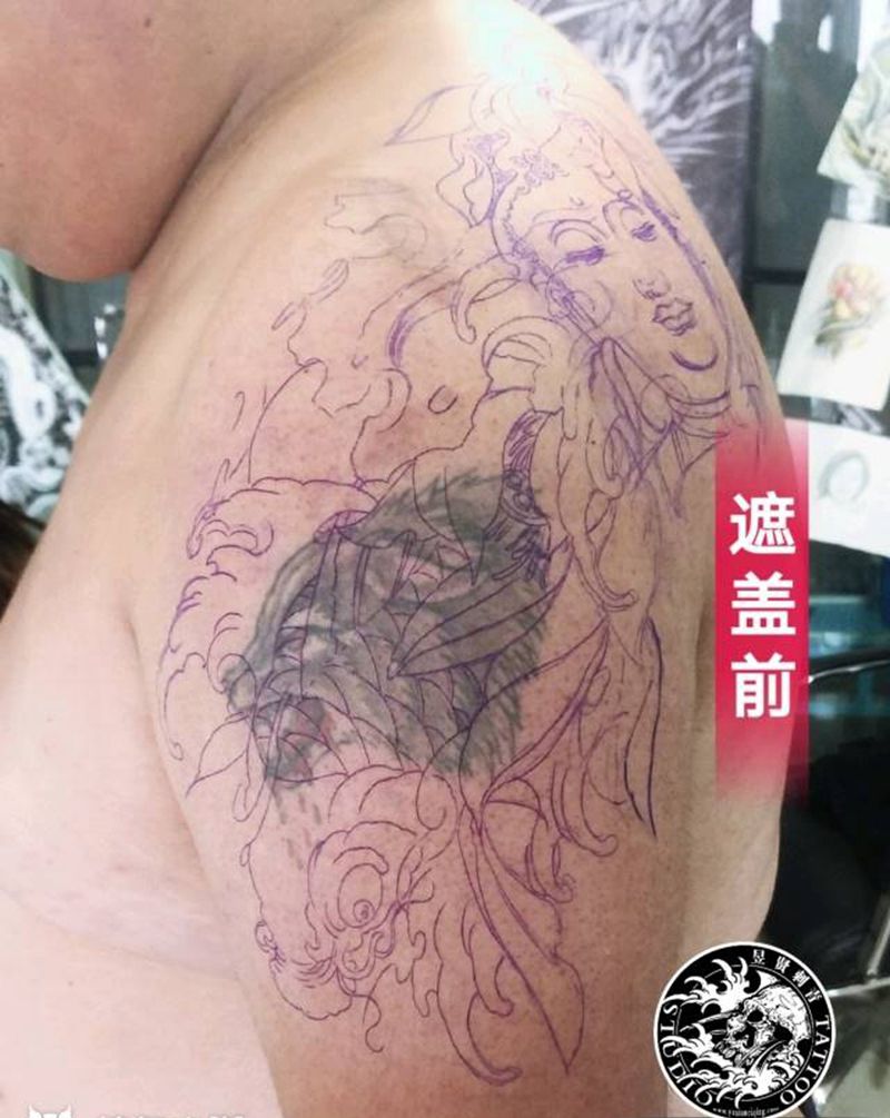 后背半甲遮盖纹身图片_背部肩部老传统新传统佛 鱼 遮盖彩色重彩纹身图案