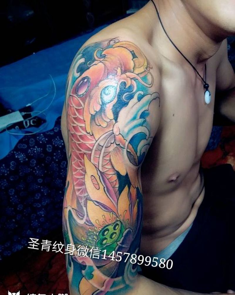 彩色鱼完成，喜欢的约我纹身图片