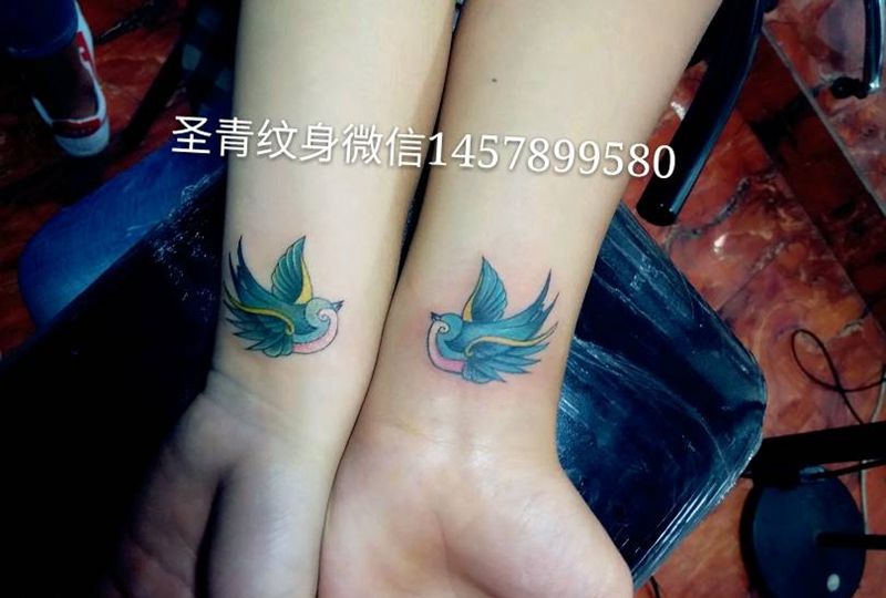 彩色完成喜欢的约我微信纹身图片