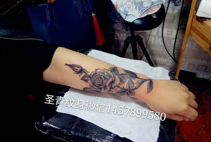 花完成纹身图片